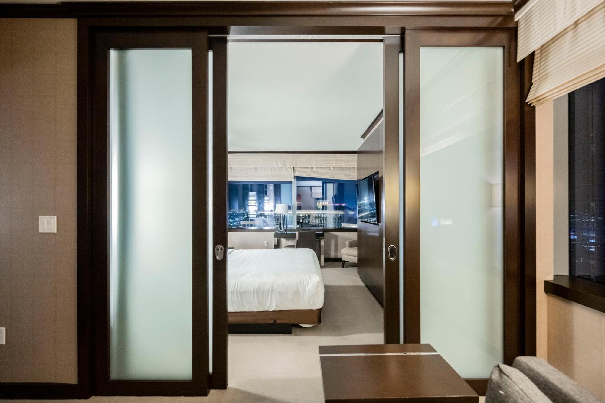 Stripviewsuites At Vdara Las Vegas Exterior photo